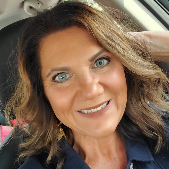 Meet your Posher, Becky - Picture 1 of 1